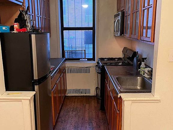 4th image of 100 Woodruff Ave APT 1N