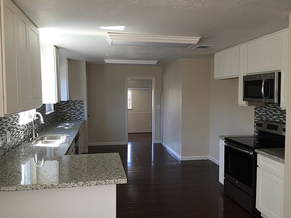 4th image of 544 Mikesell Ave