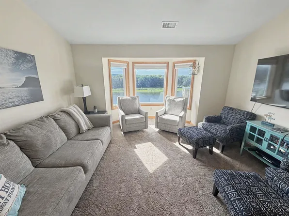 605 Sandy Point Rd #322, Harpers Ferry, IA 52146
