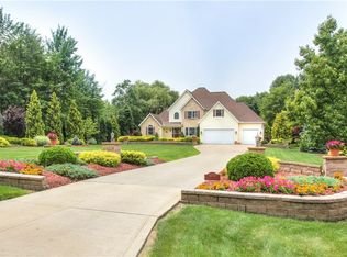 4730 Riverwood Dr, Madison, OH 44057