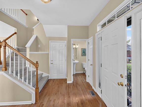 5th image of 2028 Belmont Cir