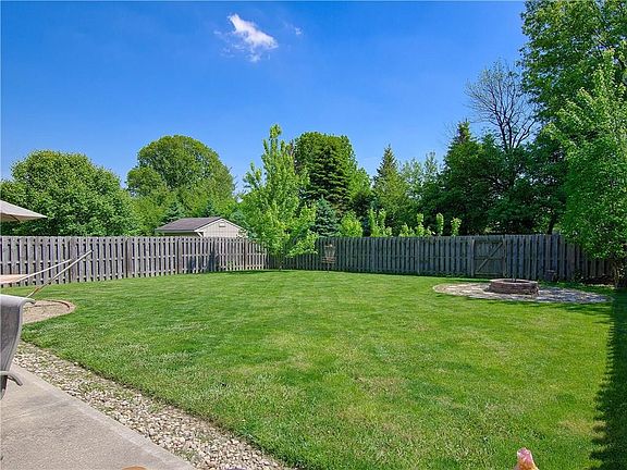 3rd image of 8125 Twin River Dr