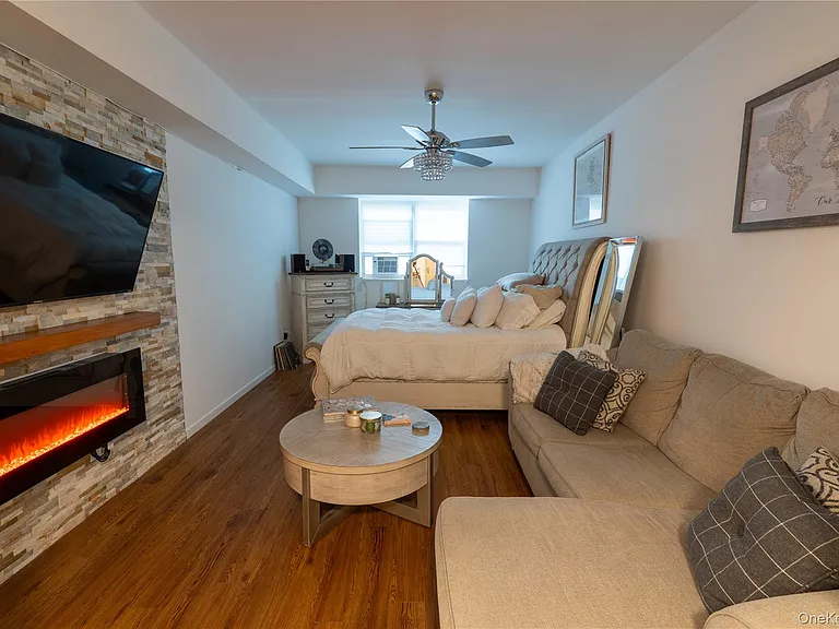 525 Beach 138th St #A2 — Photo 2