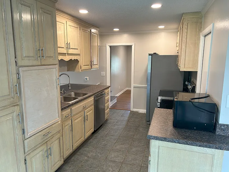 2109 Villaret Dr SW — Photo 2