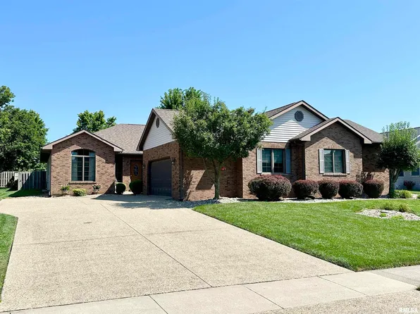 32 Applebee Farms Dr, Jacksonville, IL 62650