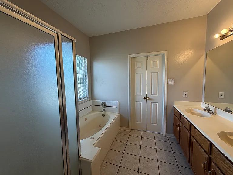13403 Agarita Ln — Photo 31