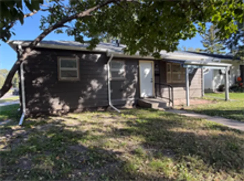 4 bed, 2.0 bath, $1,749 — Photo 1