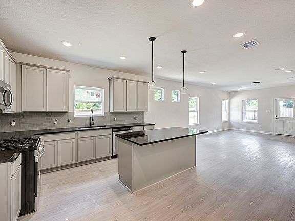 The Davenport II- Kitchen