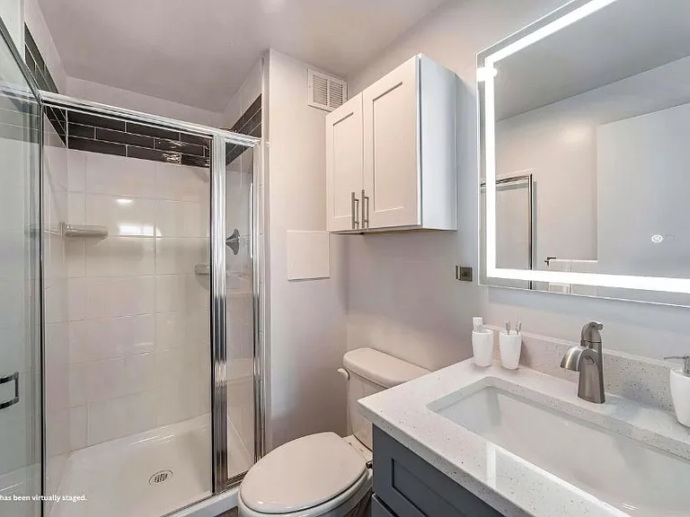 Ruxton Towers Apartments — Photo 12