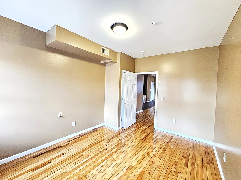 37 N Burnett St #1A — Photo 3