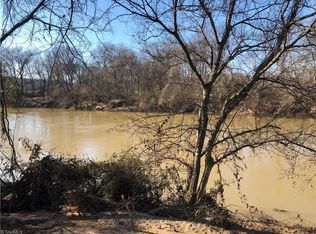 8004 Hampton Rd, Clemmons, NC 27012