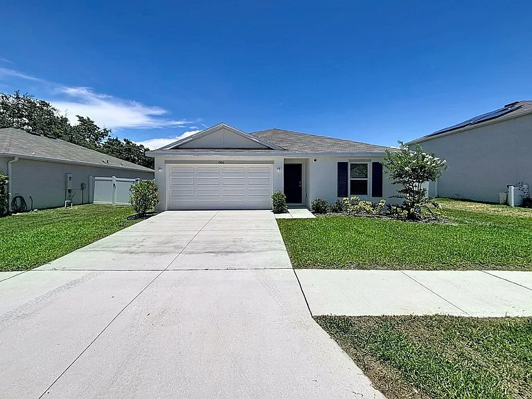 1906 Blue Stream St — Photo 1