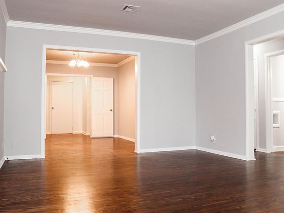 5th image of 203 S Knoxville Ave