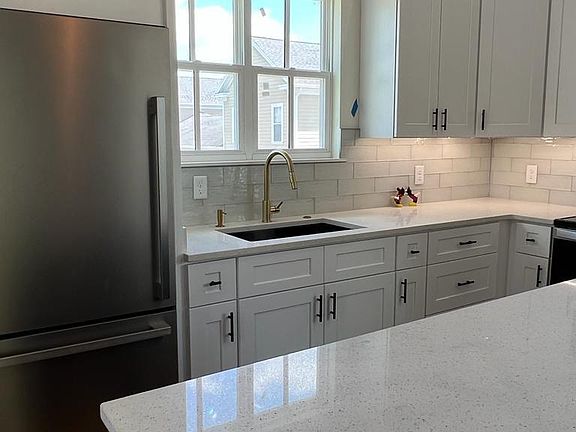 4th image of 1234 Celebration Ave #B
