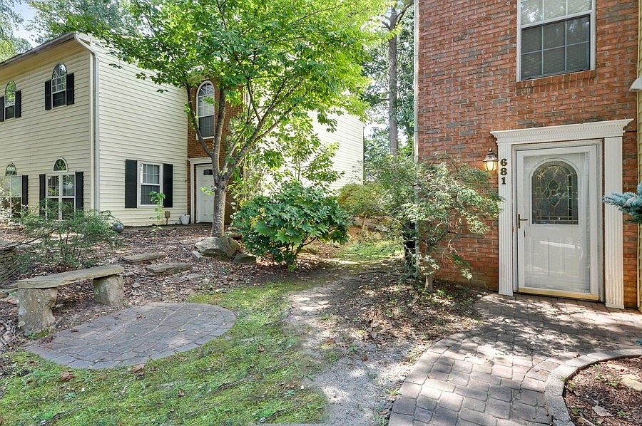 1st image of 681 Coventry Township Ln