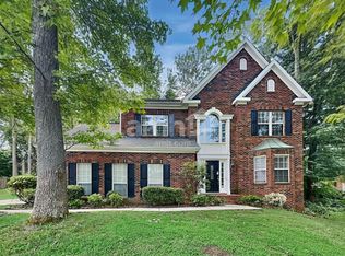 8703 Coach Wood Ct, Charlotte, NC 28216