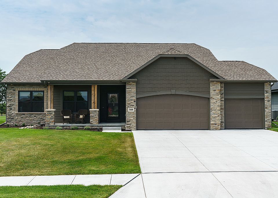 1st image of 7608 N 281st Ave