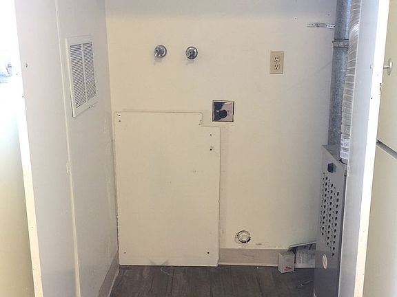 5th image of 227 N E St #229-4