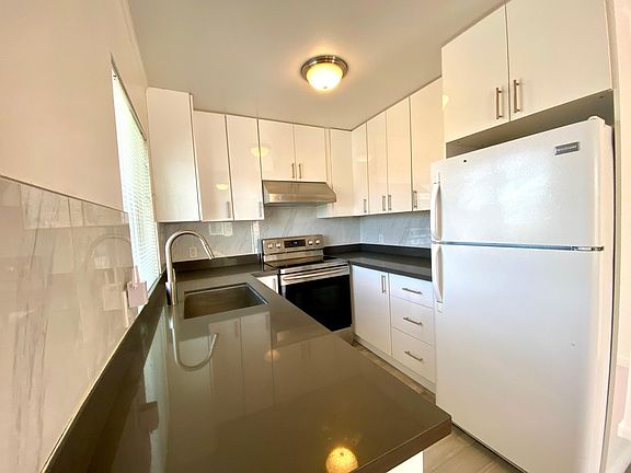 2nd image of 140 Santa Dominga Ave #3