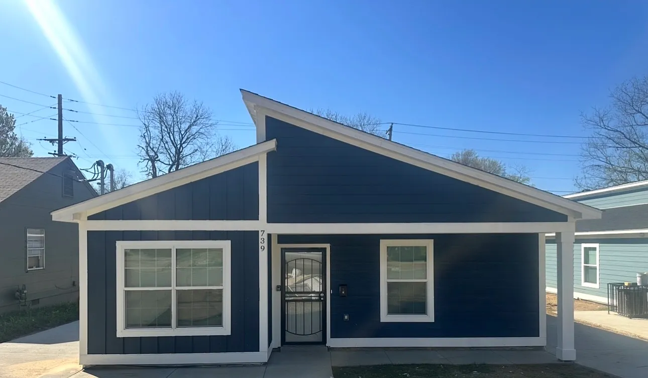 3 bed, 926 sqft, $1,500 — Photo 1