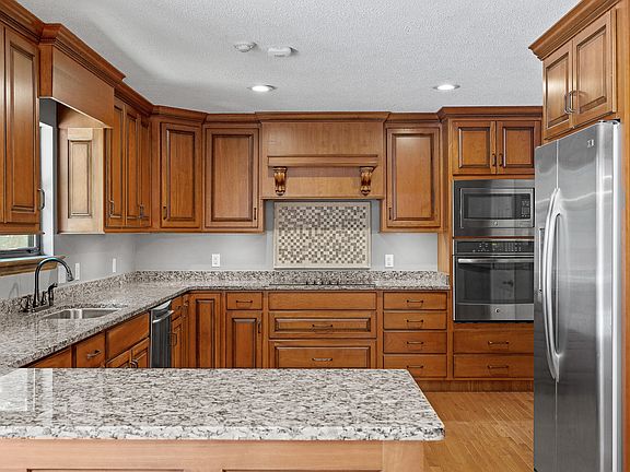 5th image of 2040 Rock Bluff Rd