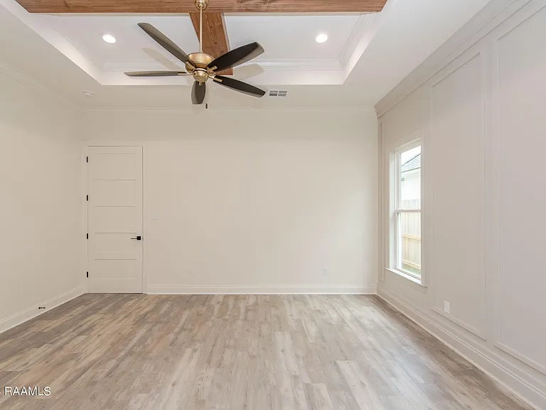 424 Dunvegan Ct — Photo 25