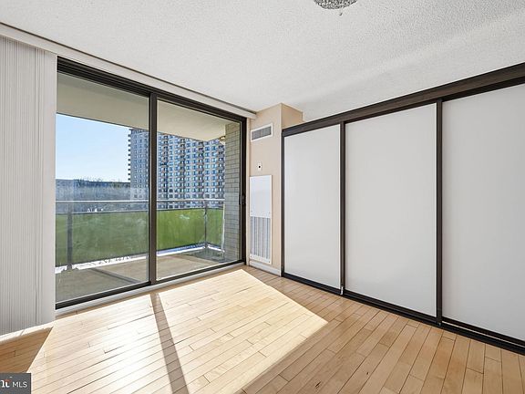 5th image of 5225 Pooks Hill Rd APT 519N