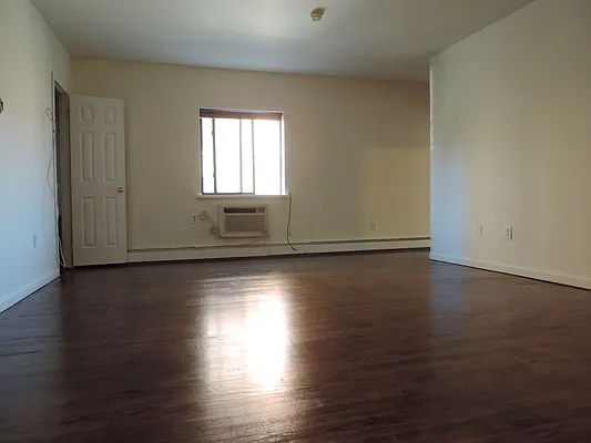 Rented by J Misrahi Realty Corp | media 3