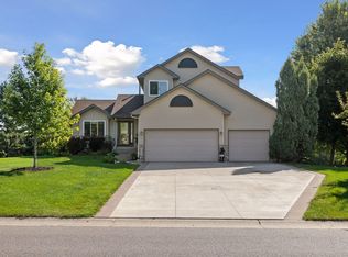 7084 Cottonwood Ct, Centerville, MN 55038
