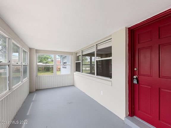 3rd image of 502 Stanley Ave