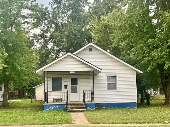 317 W 5th St, Cherryvale, KS 67335