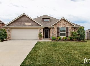 2953 W Tiger Eye Dr, Fayetteville, AR 72704