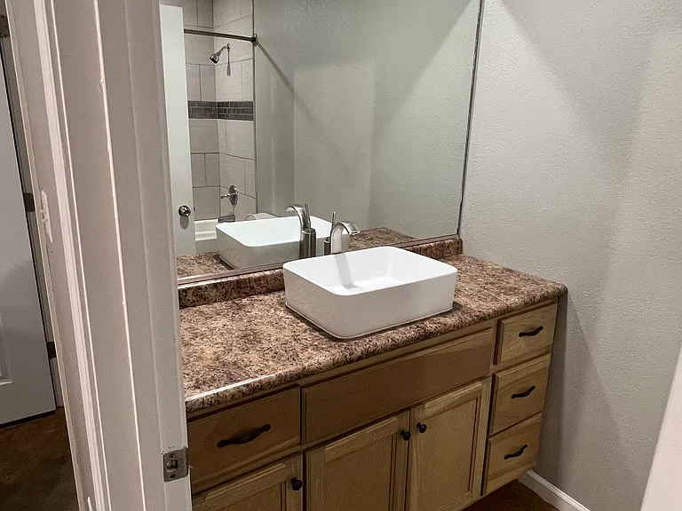 1110 Belt St #B1 — Photo 10