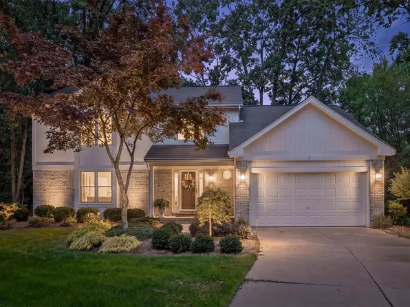 3188 Park Forest Dr, West Bloomfield, MI 48324