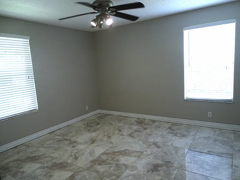 6325 Winding Lake Dr — Photo 17