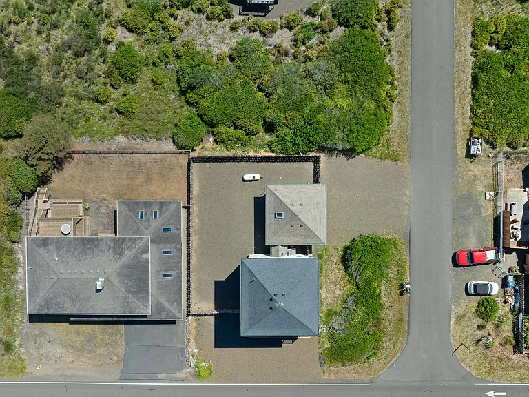 1140 Ocean Shores Blvd SW — Photo 39