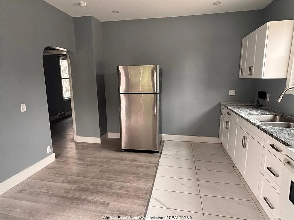 1 bed, $900 — Photo 2
