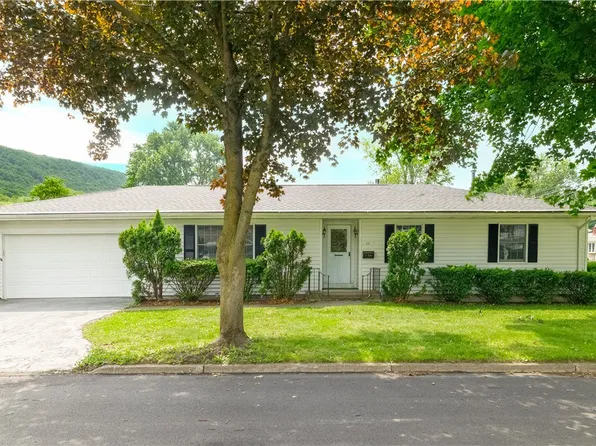 46 Roosevelt St, Corning, NY 14830