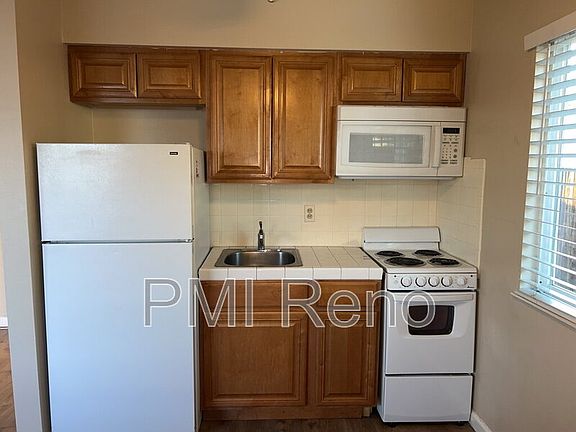 4th image of 415 Greenbrae Dr #D
