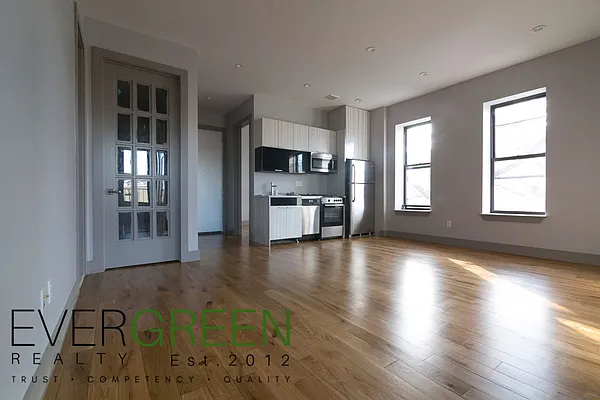 Rented by Evergreen Apartments BK | media 36