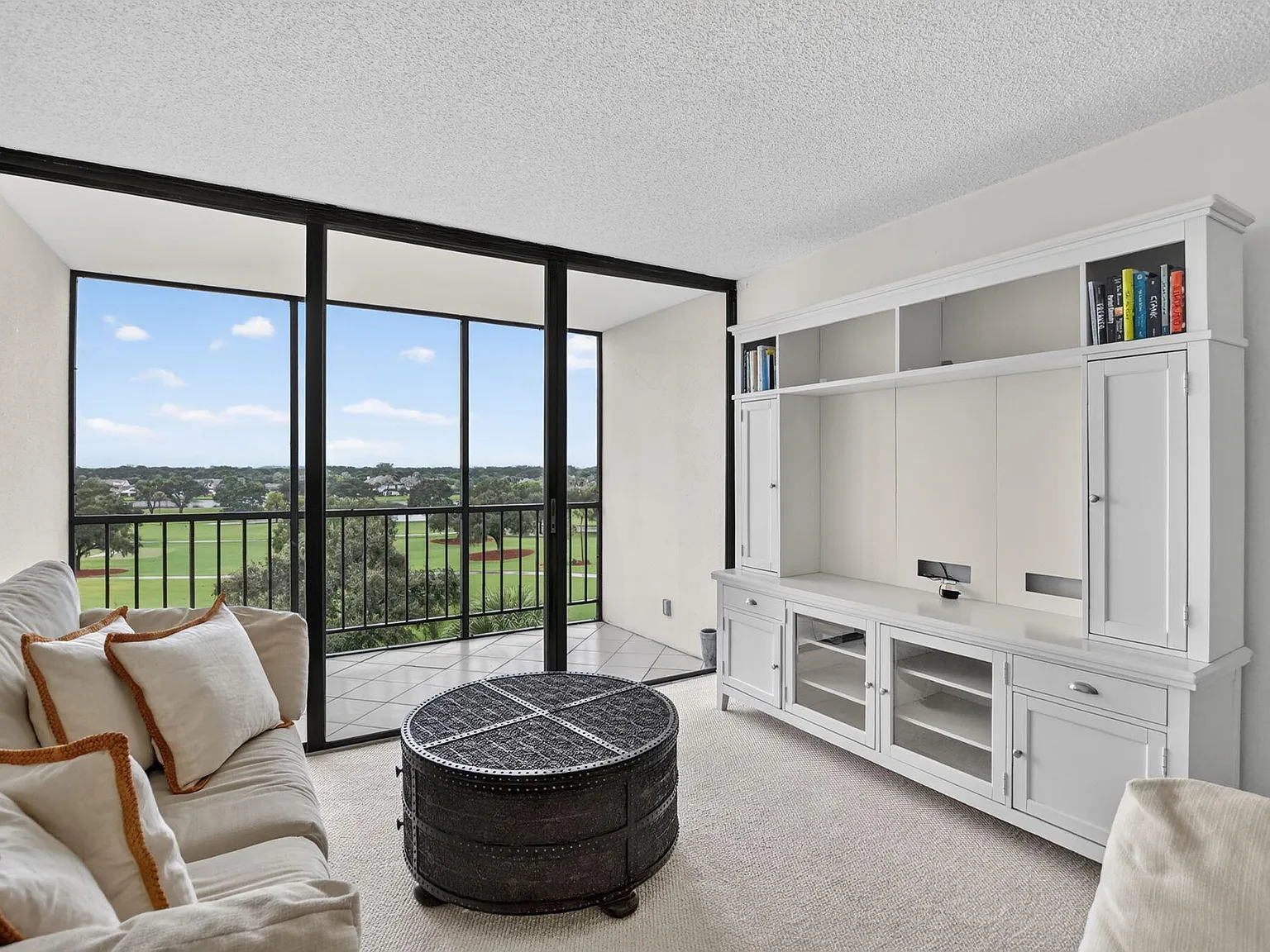 2 bed, 2.0 bath, 1054 sqft, $2,800 — Photo 3