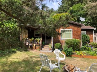 398 7th St, Cannon Beach, OR 97110