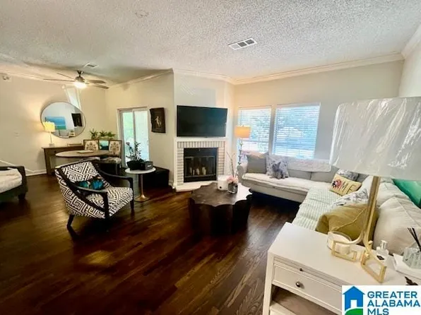 1904 Waterford Pl, Birmingham, AL 35244