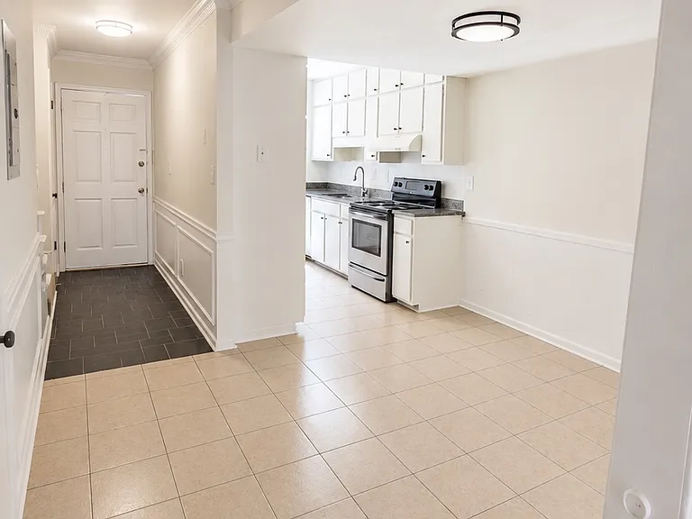 1175 Forest Vale Dr #3 — Photo 6
