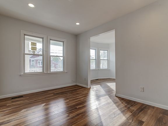 4th image of 43 Franklin Ave