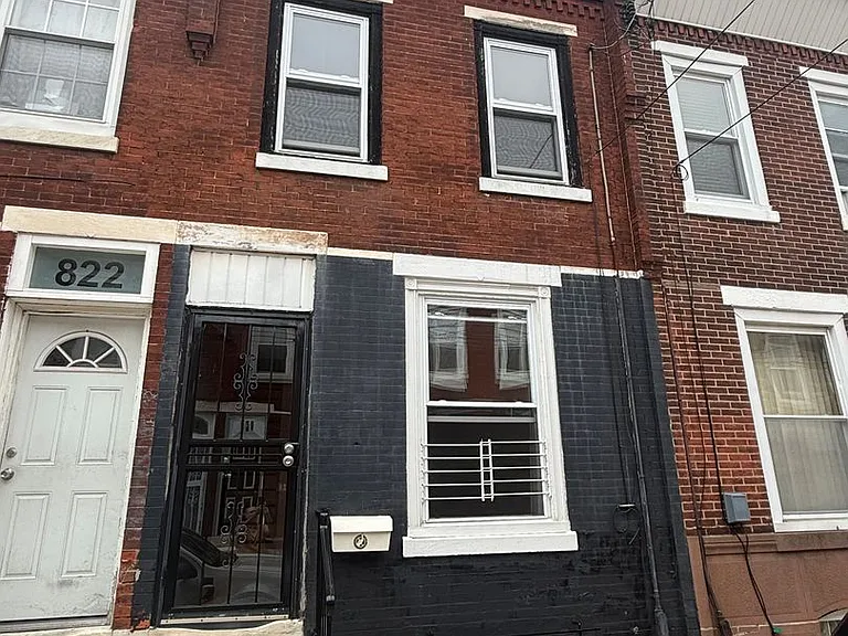 824 Winton St — Photo 2