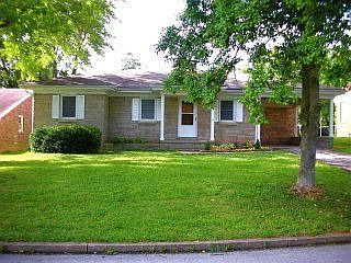 1st image of 114 Windsor Dr