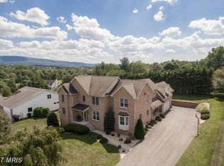 11436 Rinehart Dr, Waynesboro, PA 17268