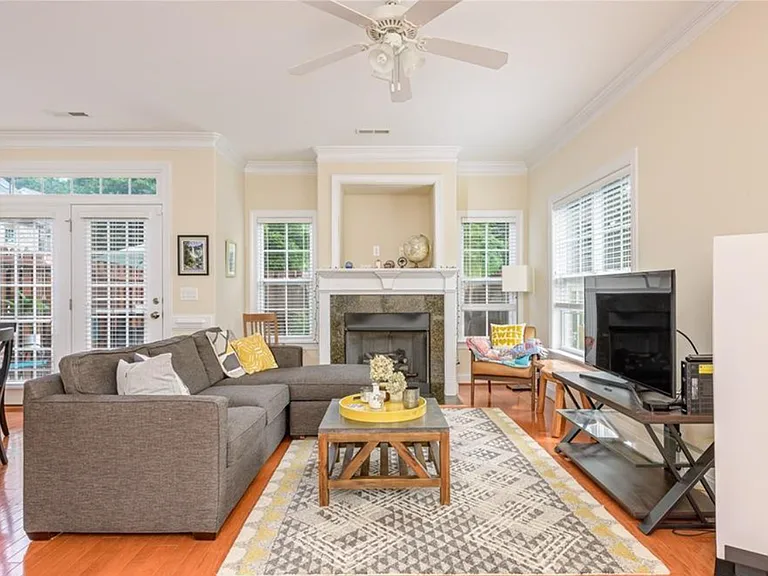 4830 Sterling Brooke Ln — Photo 4