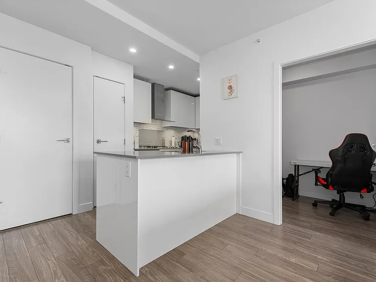 1283 Howe St #2505 — Photo 5